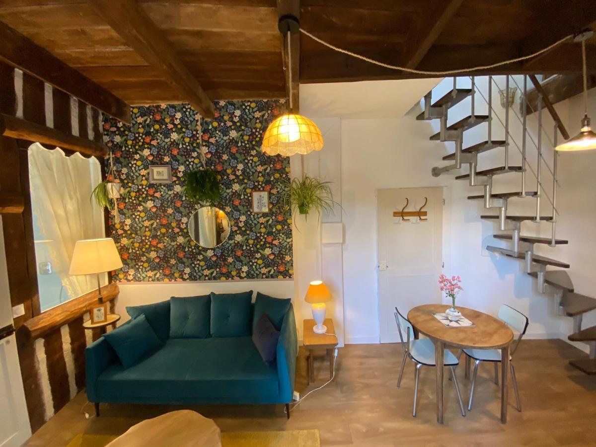 Duplex De Charme A Lessy Apartment Екстериор снимка